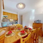 Apartman Stunning With Mountain View *
