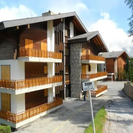 Stunning With Mountain View *