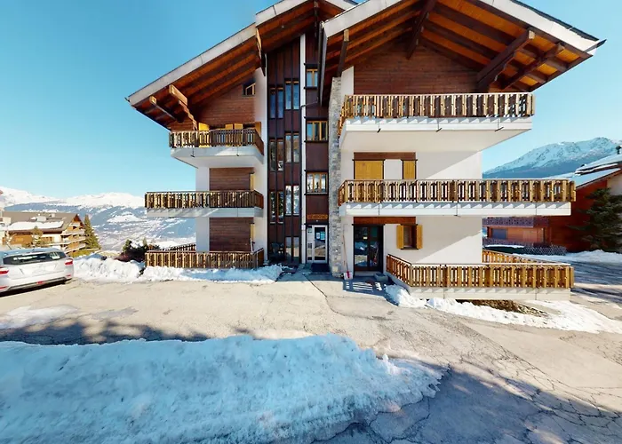 Stunning With Mountain View *