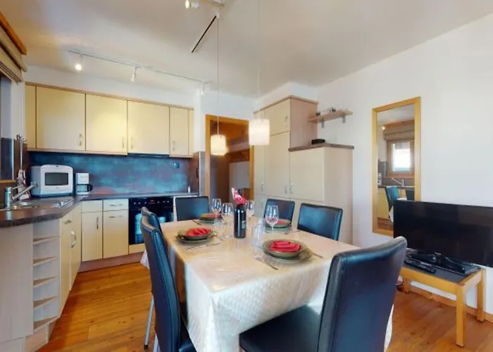 Stunning With Mountain View 公寓 *