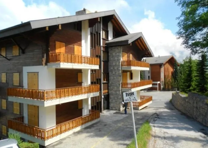 Stunning With Mountain View *